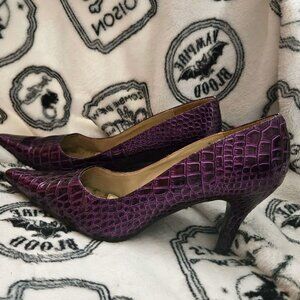 Size 8.5 Purple Faux Alligator Skin 3-Inch Stilettos – Excellent Condition